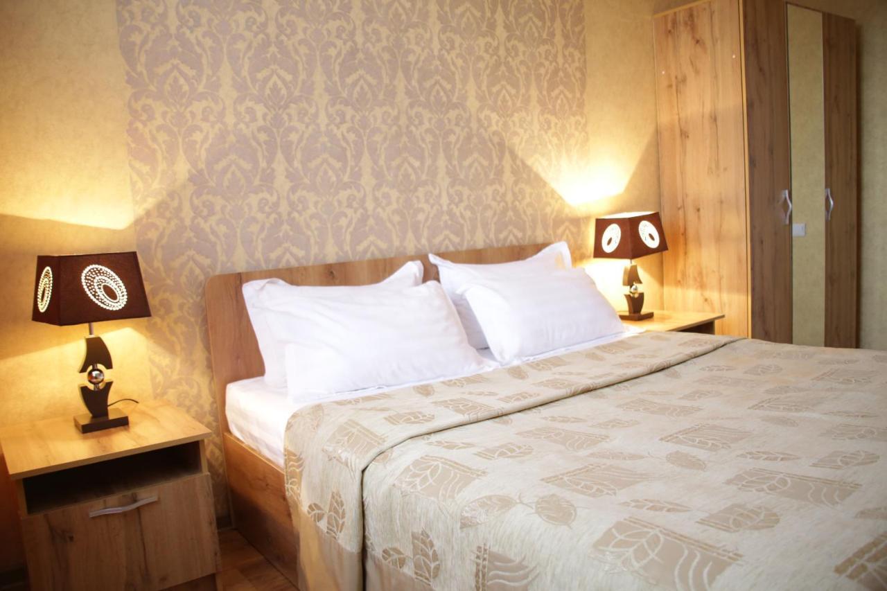 City Hotel Ustʼ-Kamenogorsk 외부 사진